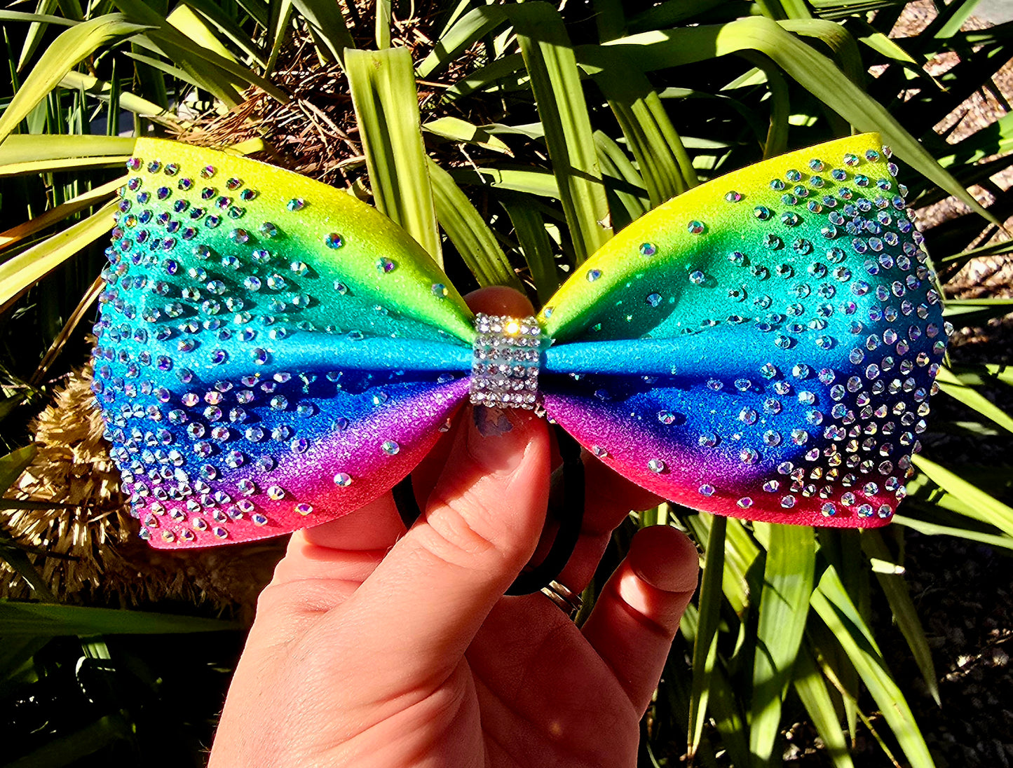 Tailless cheer bow